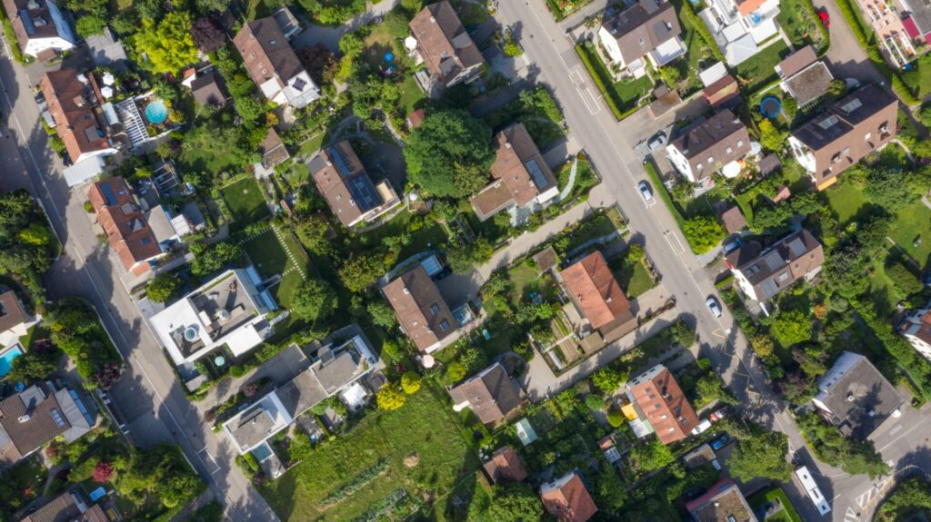 UNSense: how data sharing between residents of a neighbourhood has a positive impact on their well-being